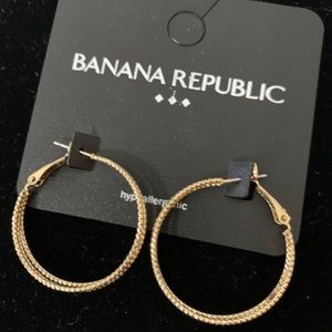 NWT! Banana Republic Textured Gold Hoop Earrings